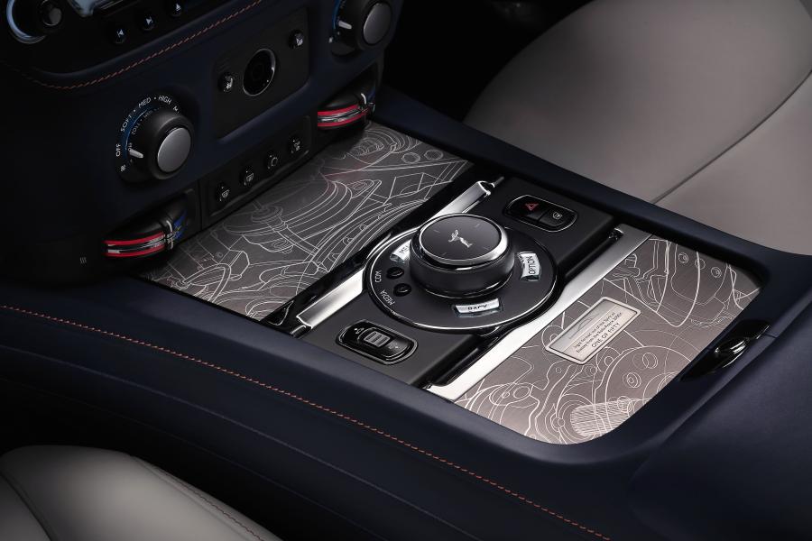 Детали интерьера Rolls-Royce Ghost Zenith Collection 2019 года  (фото 8 из 8)